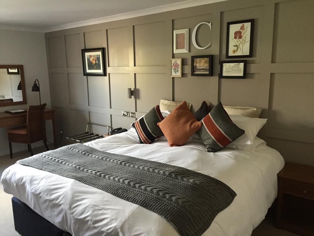 Crown Hotel Чертси Номер фото